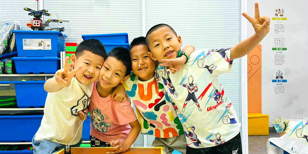 编程筑梦，科创未来！爱克斯机器人编程赋能少儿成长​