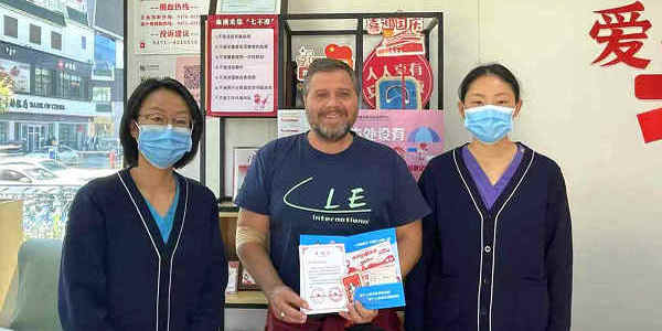 72次献血，16次在中国！小伦敦足球教练，用热血为爱代言