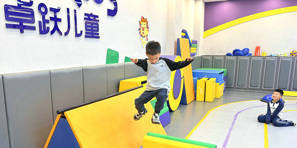 从 “管不住” 到 “超自律”！小伦敦学员仔仔两年成长蜕变